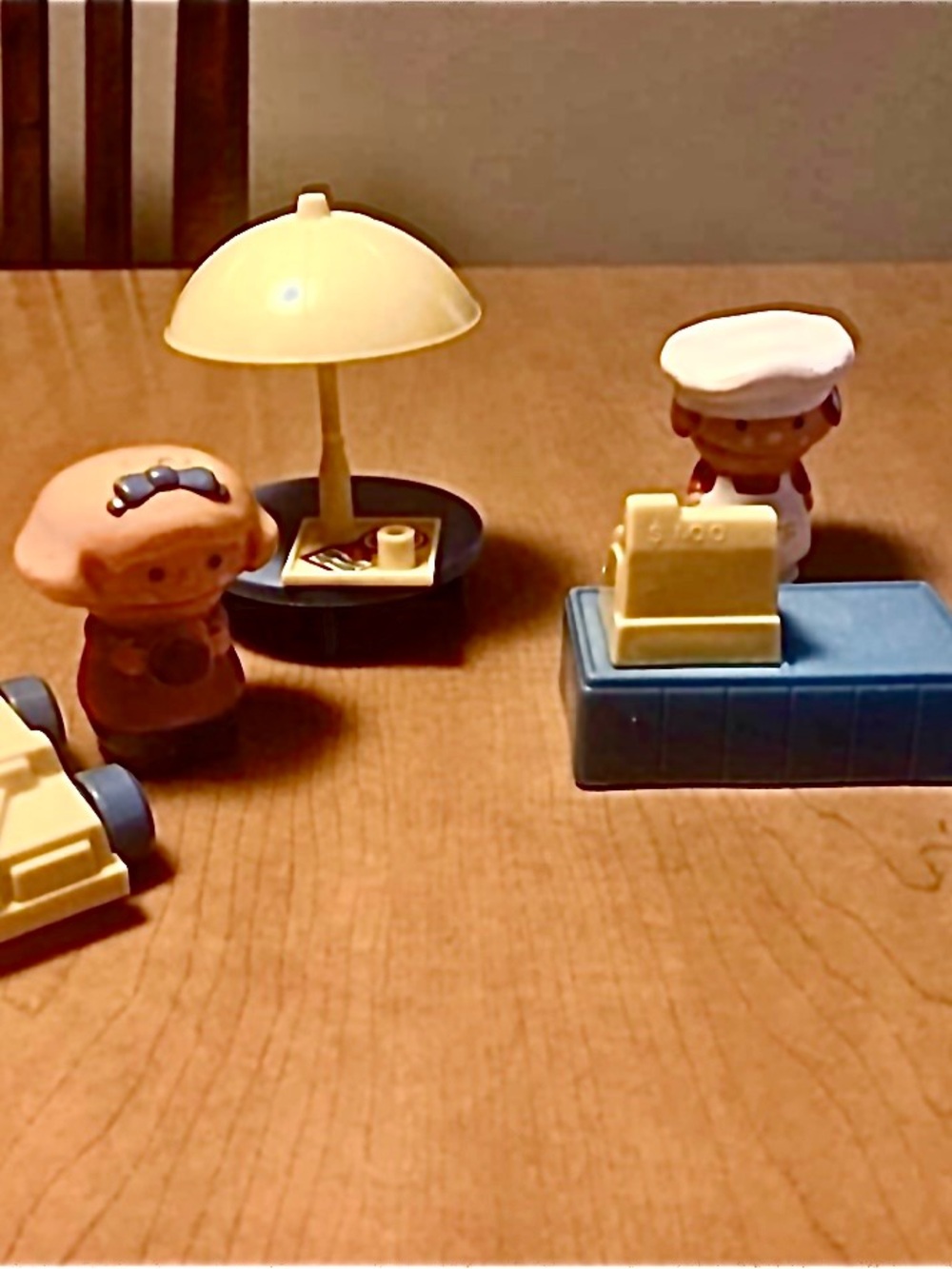 VINTAGE RARE 1979 IDEAL LIL YAKKERS DRIVE-IN BURGER STAND TOY PLAY SET